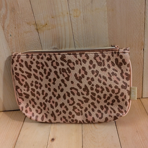 ipsy Leopard Print Clutch - Picture 1 of 4